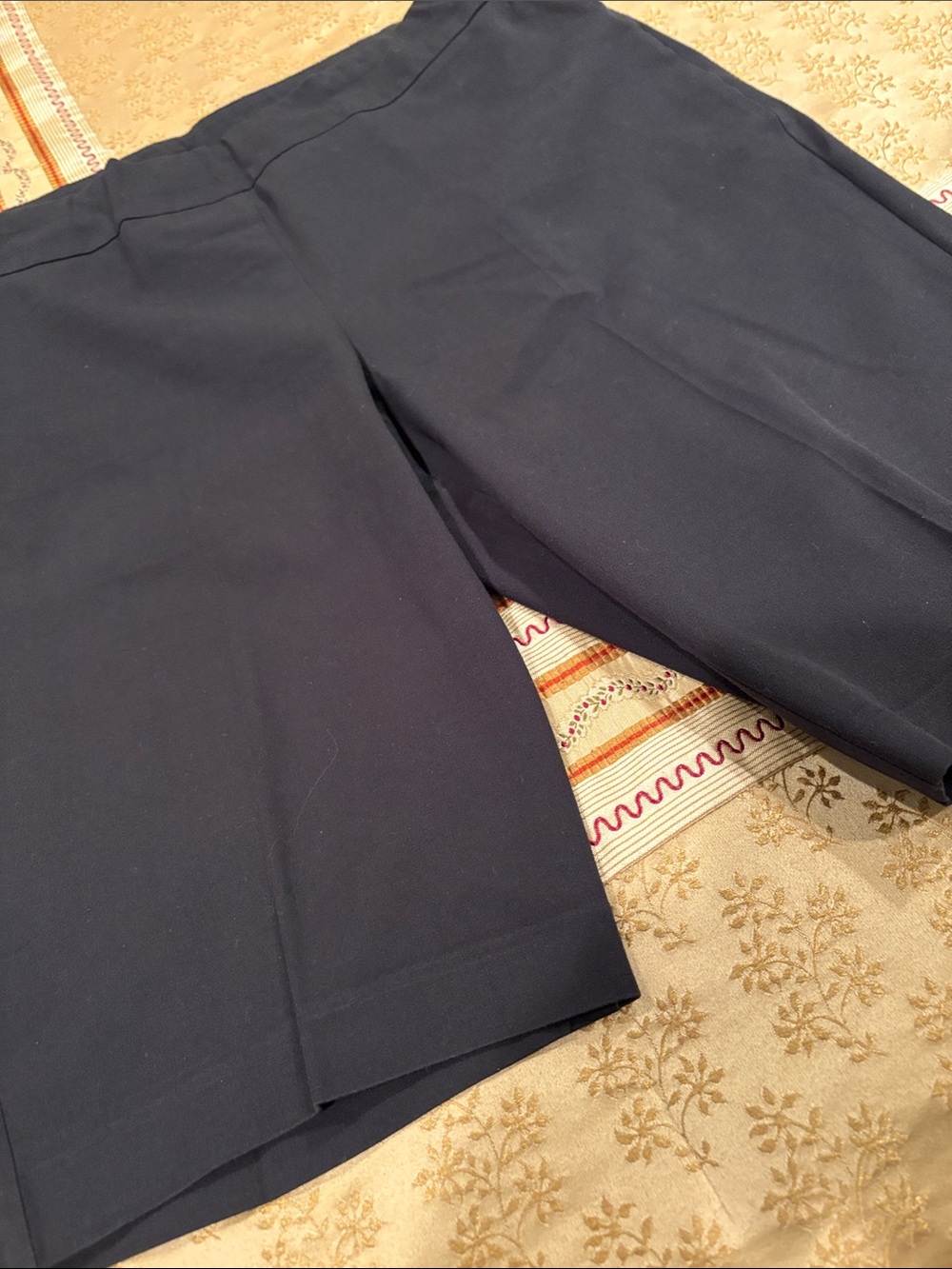 Chico’s Shorts, “So Slimming” style, Black, Cotton Blend, size 3.5 (XL)